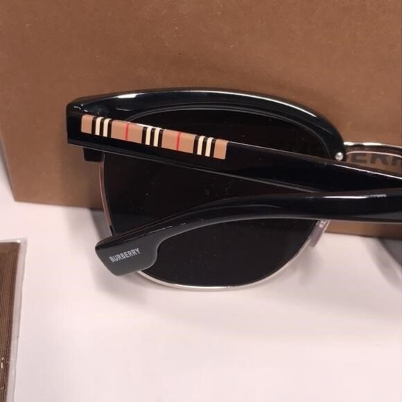 New Authentic Burberry BE4317 8351 Sunglasses - Picture 6 of 14